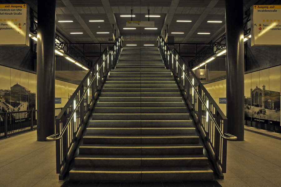 Hauptbahnhof U 55