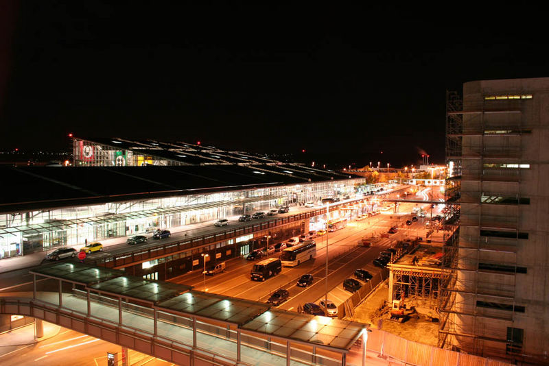 Haupteingang Flughafen Stuttgart