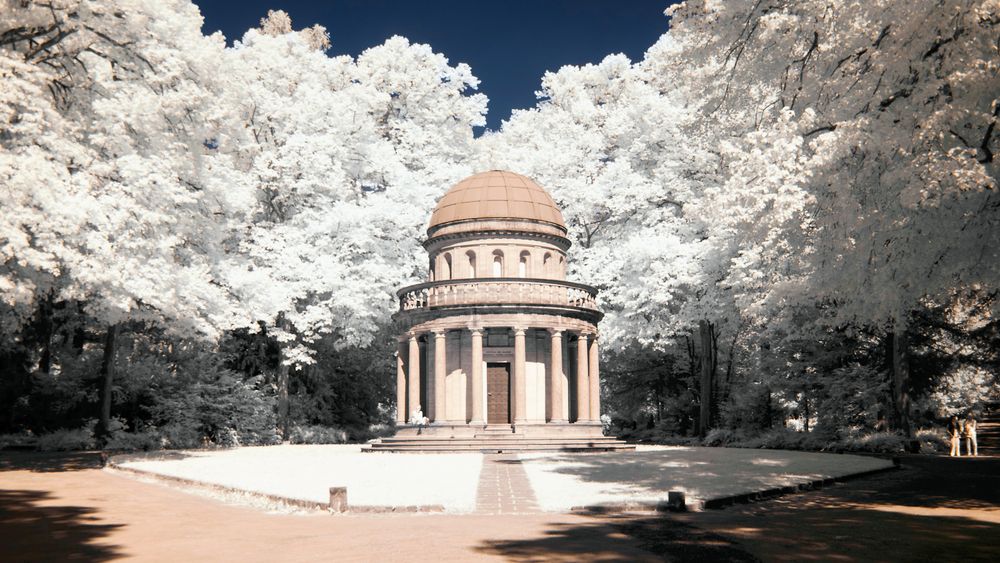 Hauptfriedhof FFM  - Mausoleum Gans