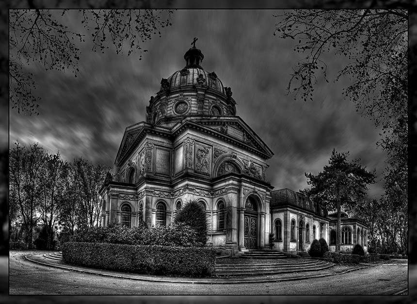 Hauptfriedhof Freiburg Einsegnungshalle