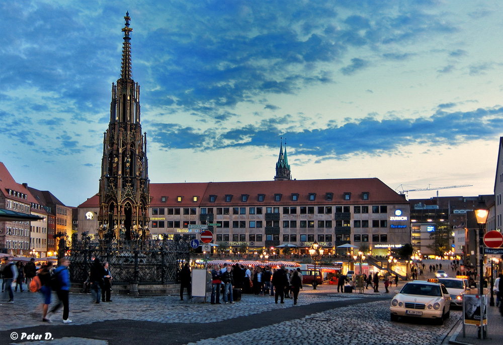 Hauptmarkt zur Blauen Stunde