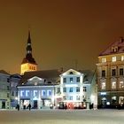 HAUPTPLATZ IN TALLINN BEI NACHT