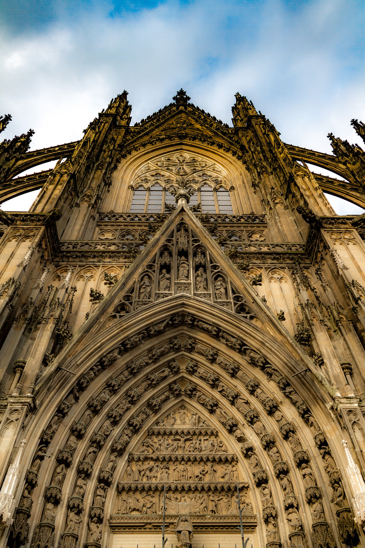 Hauptportal des hohen Dom zu Köln