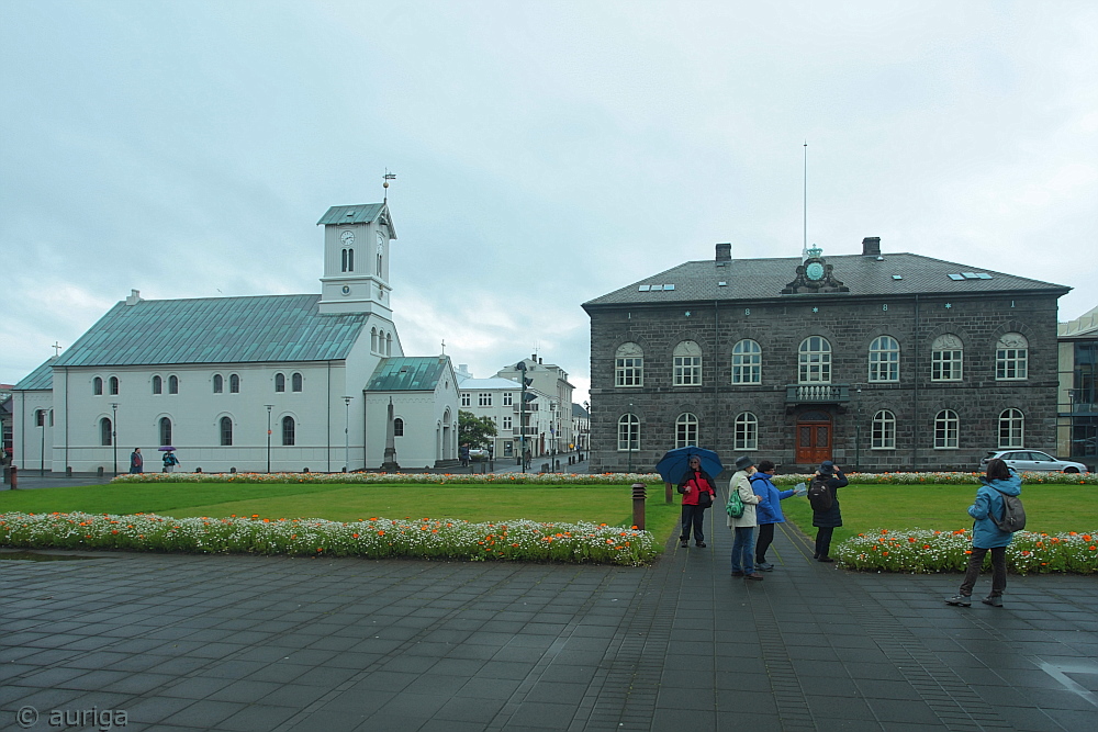 Hauptstadt Reykjavík: Dom und Parlament