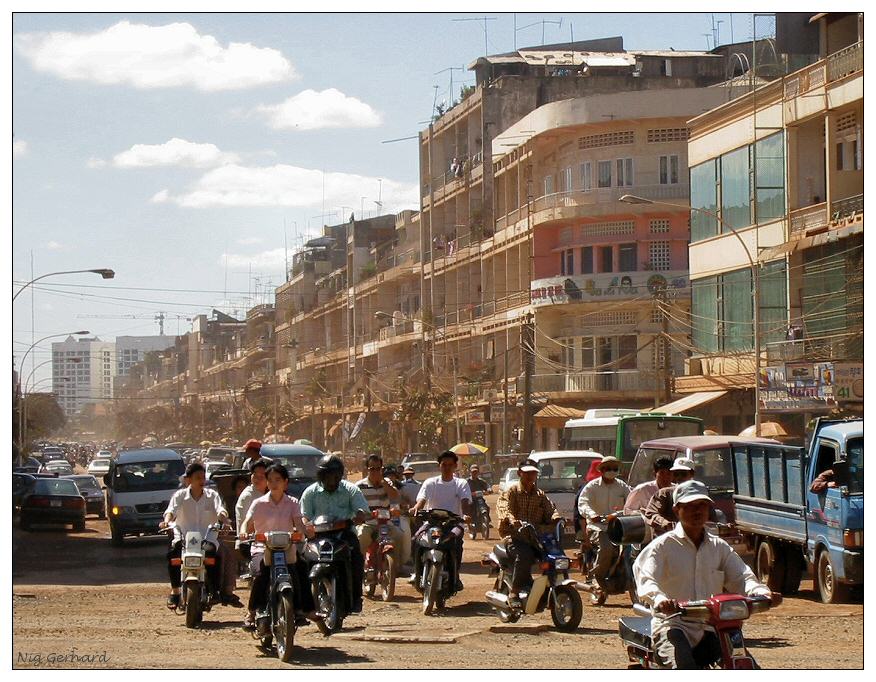 Hauptstrasse in Phnom Penh - Kambodscha