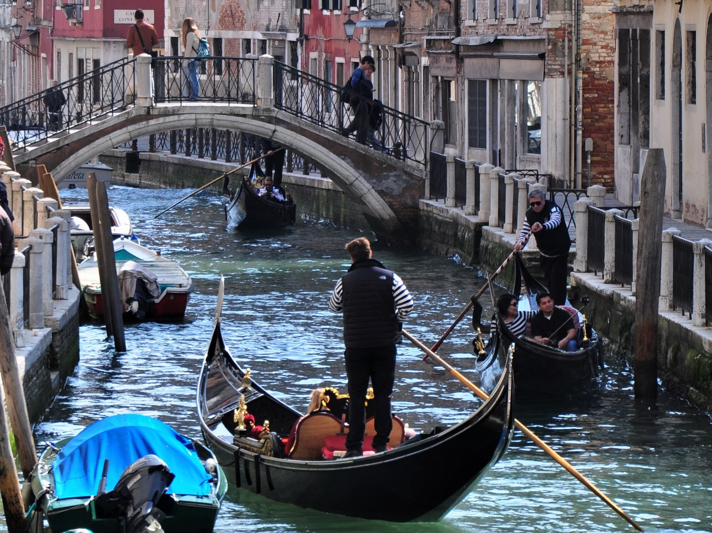 Hauptverkehrszeit in den Kanälen der Lagunenstadt - ora di punta in venezia 