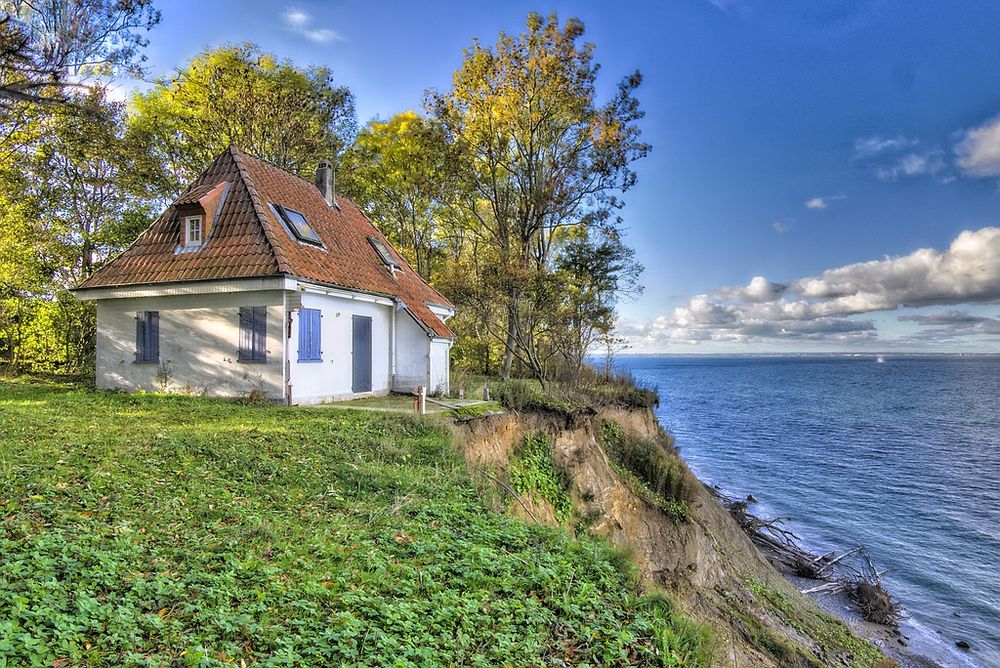 Haus am Abgrund Foto & Bild | landschaft, meer & strand, steilküsten