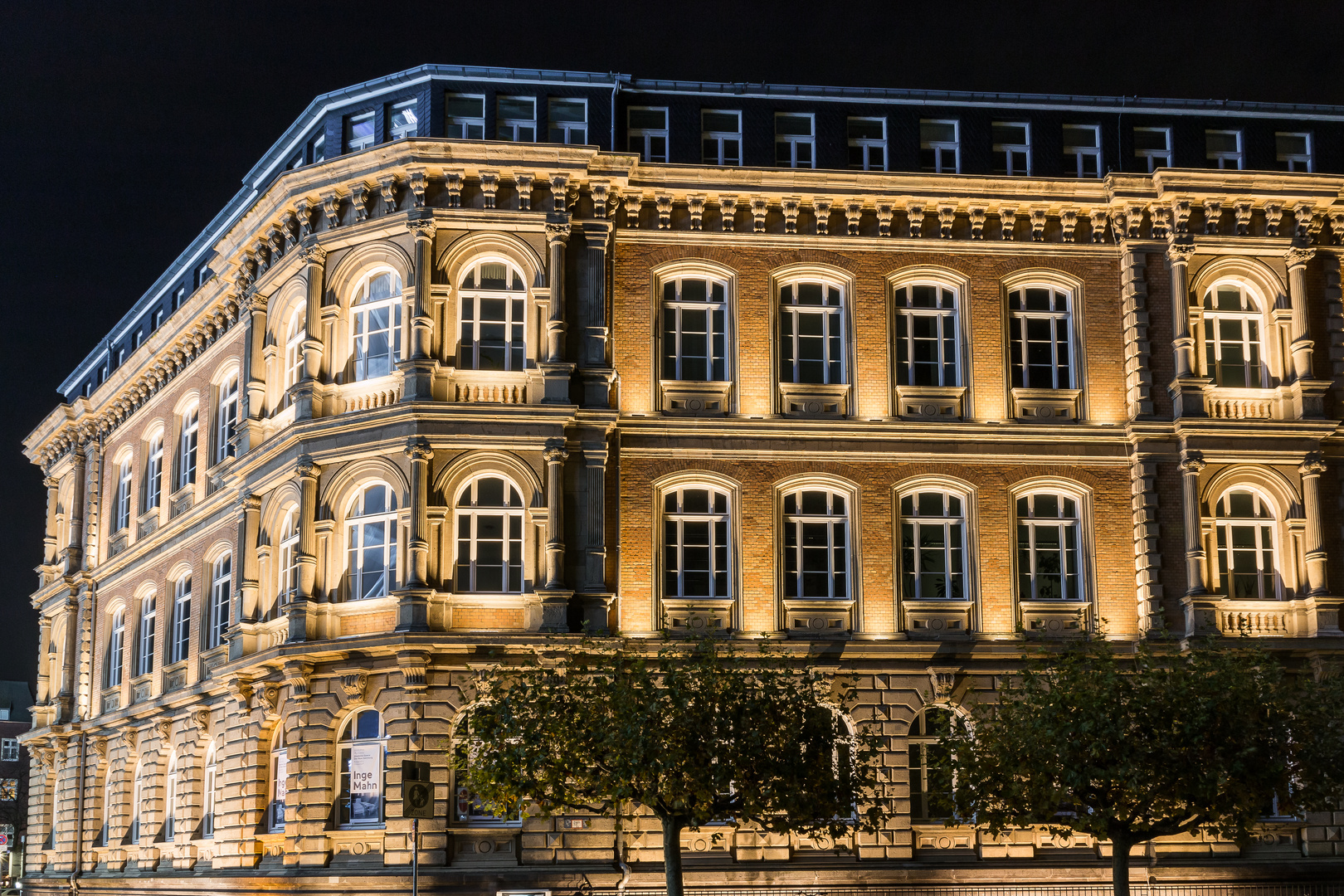 Haus am Düsseldorfer Rheinufer, Burgplatz