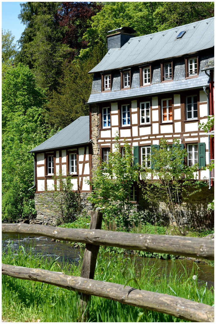 Haus am Fluss