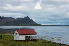 Haus am Meer mit überraschendem Inhalt