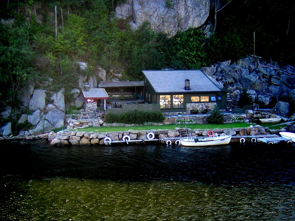 Haus am Randeder Felsen