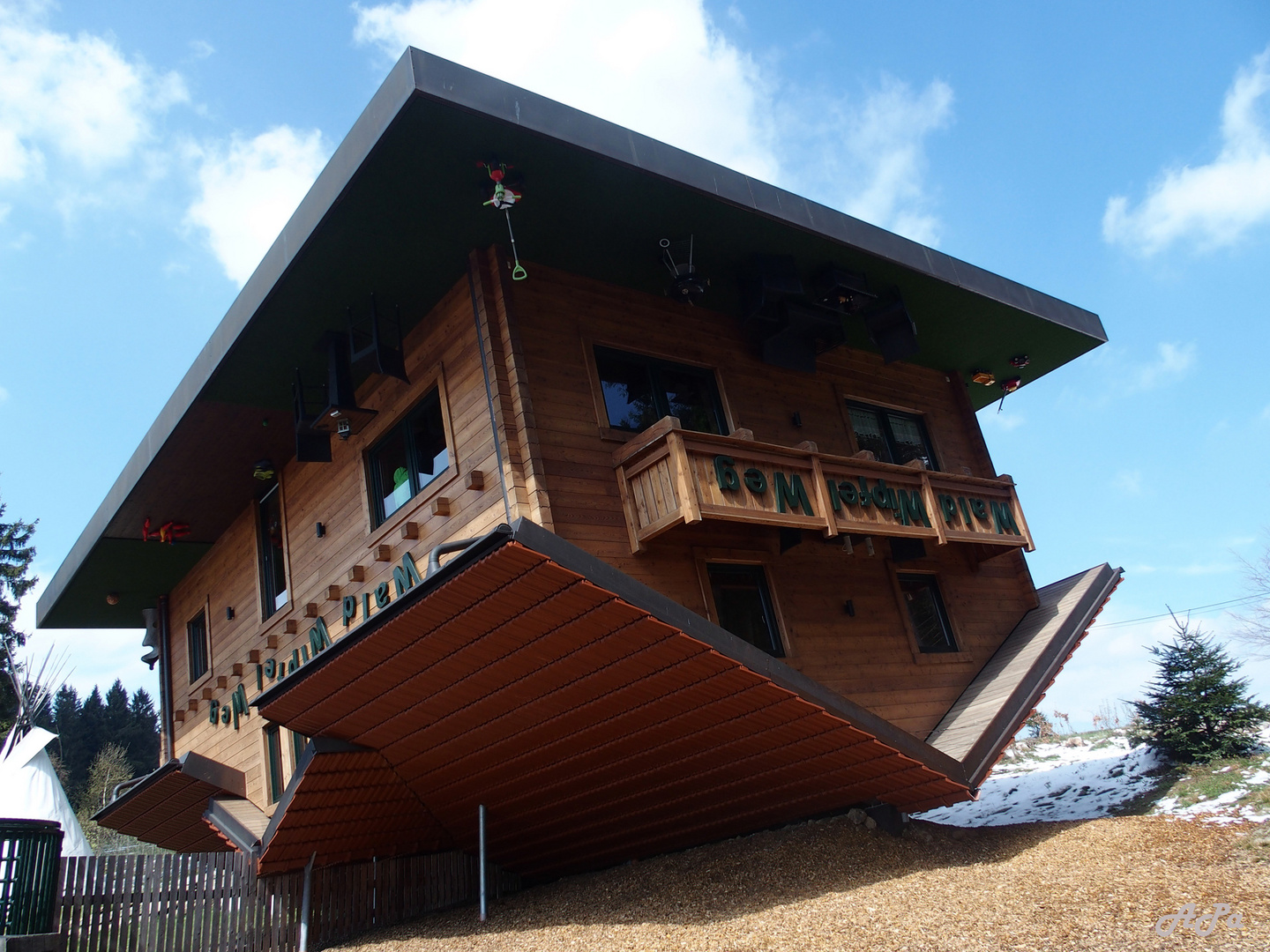 Haus Auf Dem Kopf Foto Bild World Bayern Deutschland Bilder