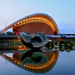 Haus der Kulturen. Der Berliner Volksmund nannte das Gebäude bald...