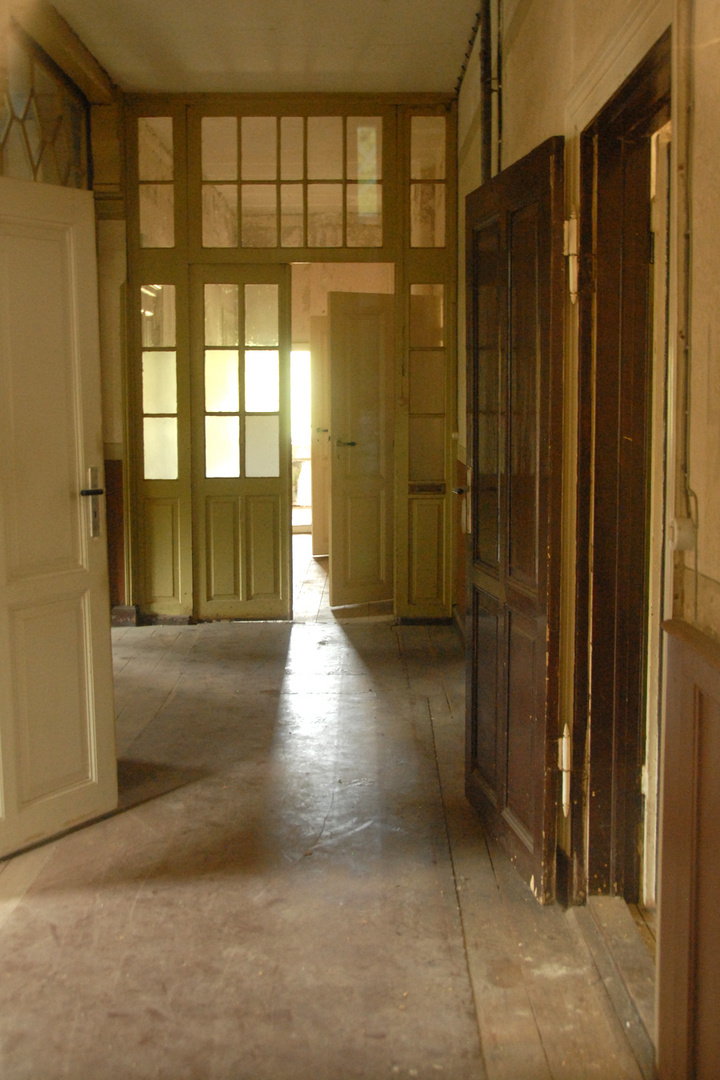 Haus Der Offenen Turen Foto Bild Architektur Lost Places Motive Bilder Auf Fotocommunity