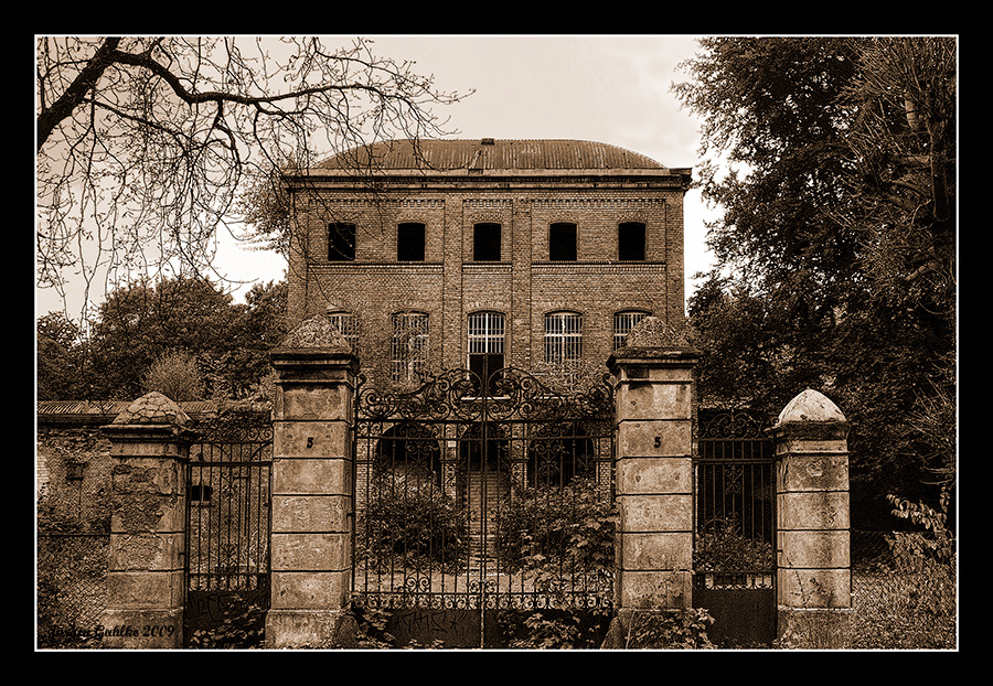 Haus Fuhlingen In Koln Foto Bild Architektur Lost Places Wirtschaftswunden Bilder Auf Fotocommunity