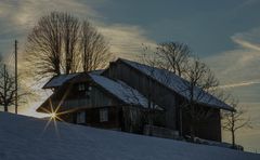 Haus im Abendlicht