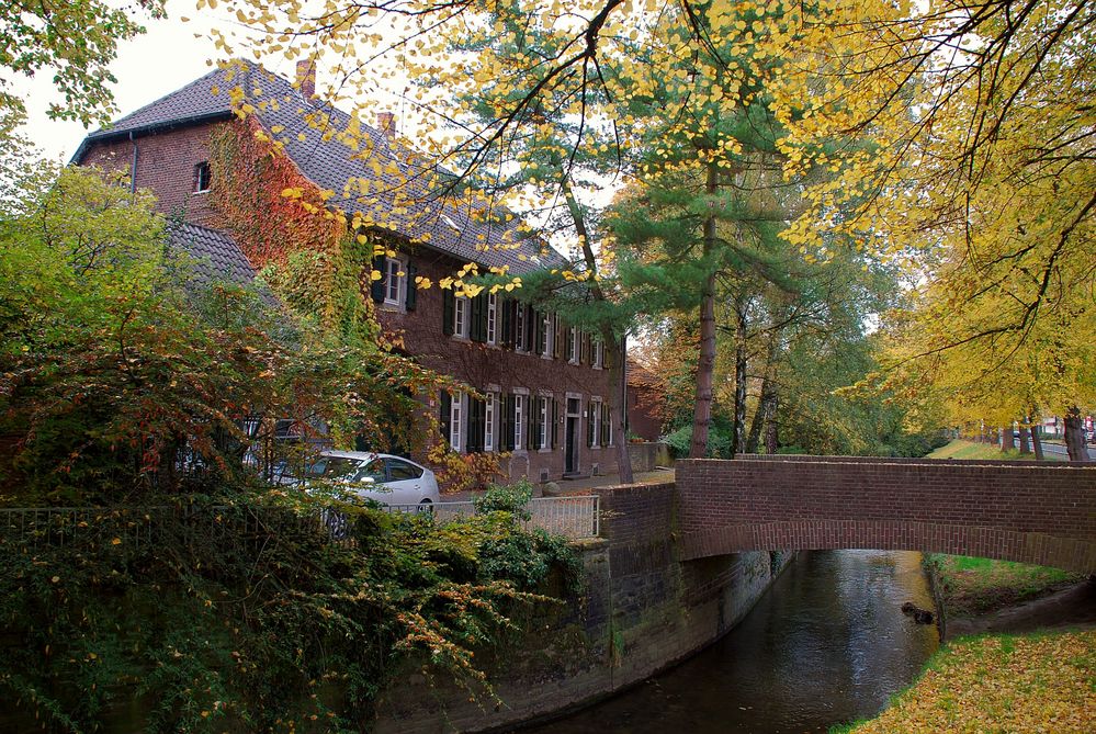 Haus im Herbst