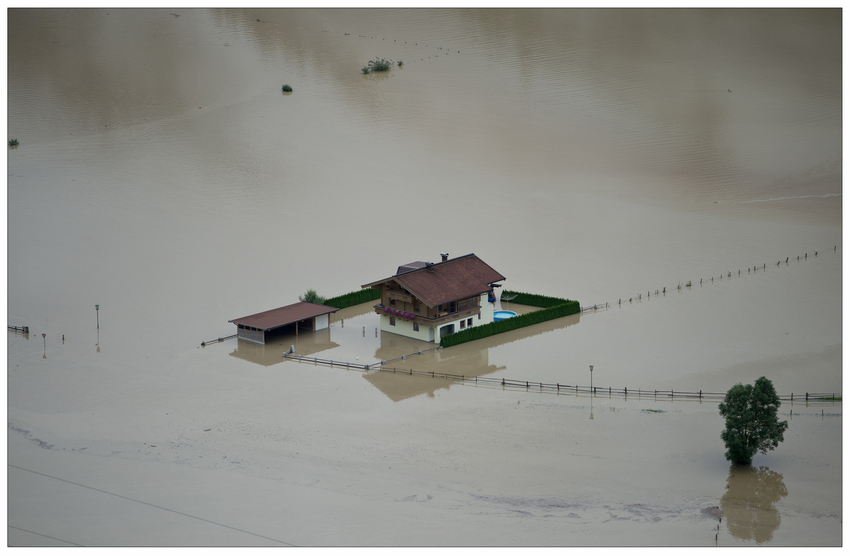 Haus im See mit Pool