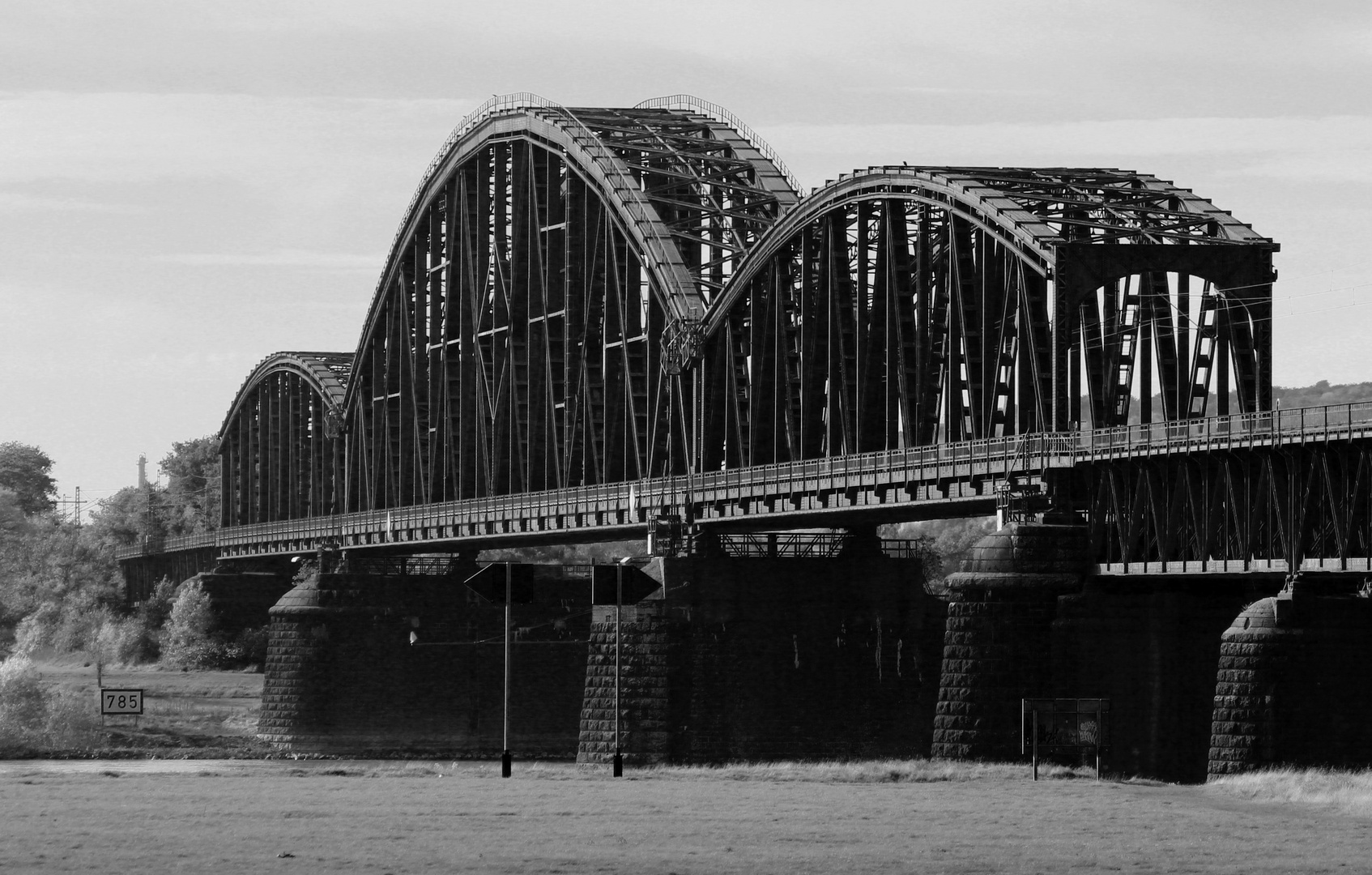 Haus Knipp Eisenbahnbrücke
