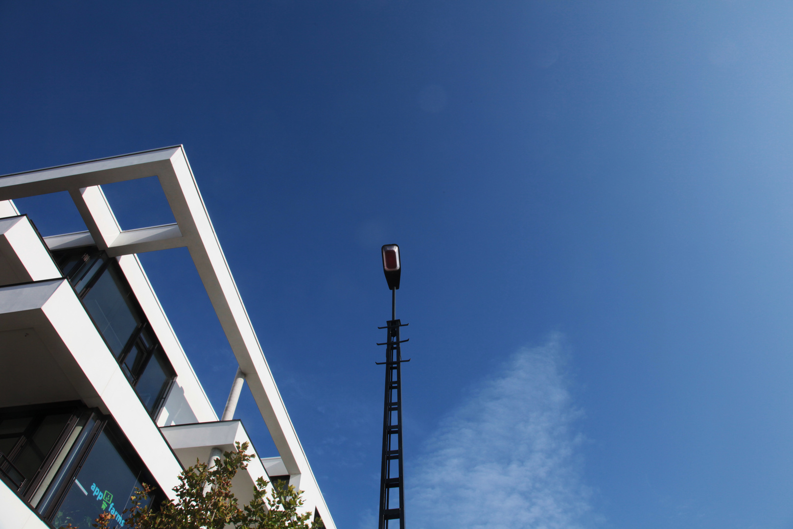 Haus-Laterne-Wolke