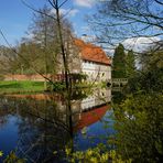 Haus Loburg im Frühling.