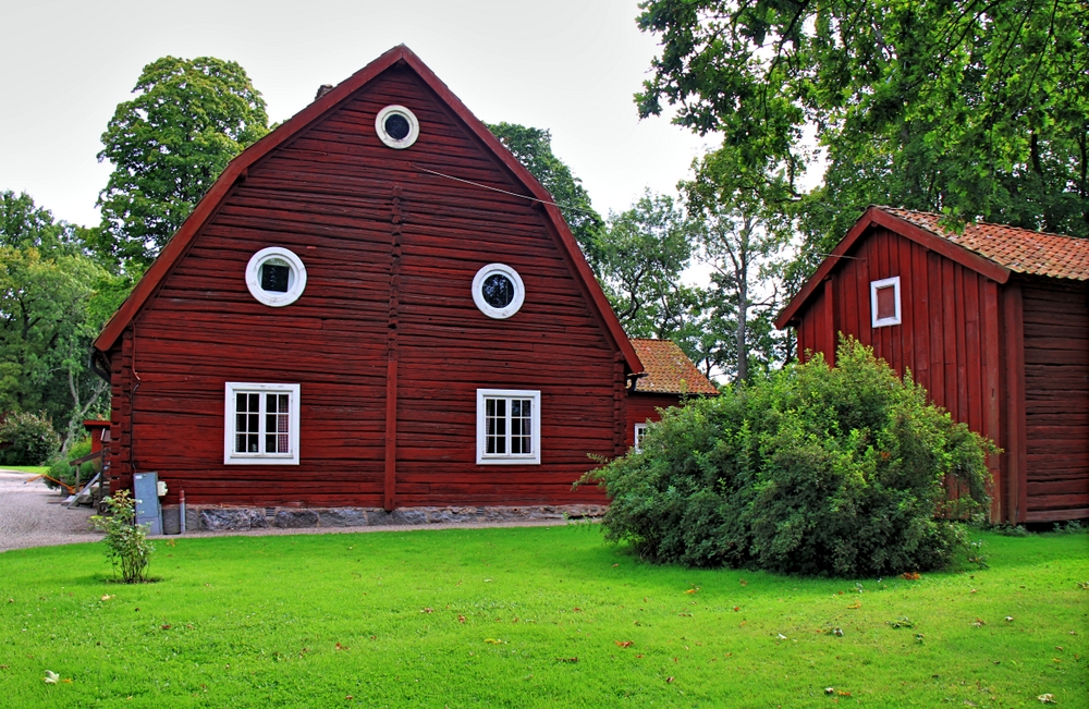 Haus mit 3 runden Fenstern