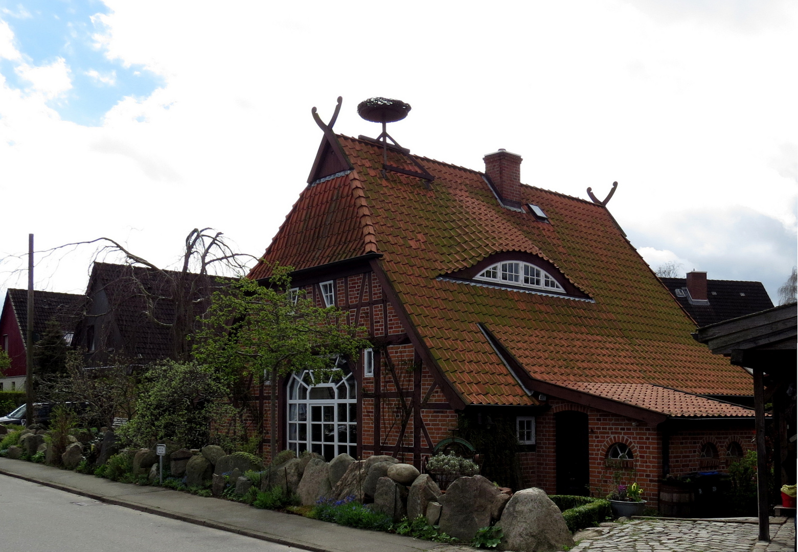 Haus mit Storchennest