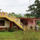 Haus mit Treppe und Grill