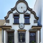 Haus mit Uhren und Glockenspiel 