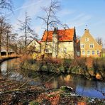 Haus Runde mit Spieker (vorne) und Haupthaus ...