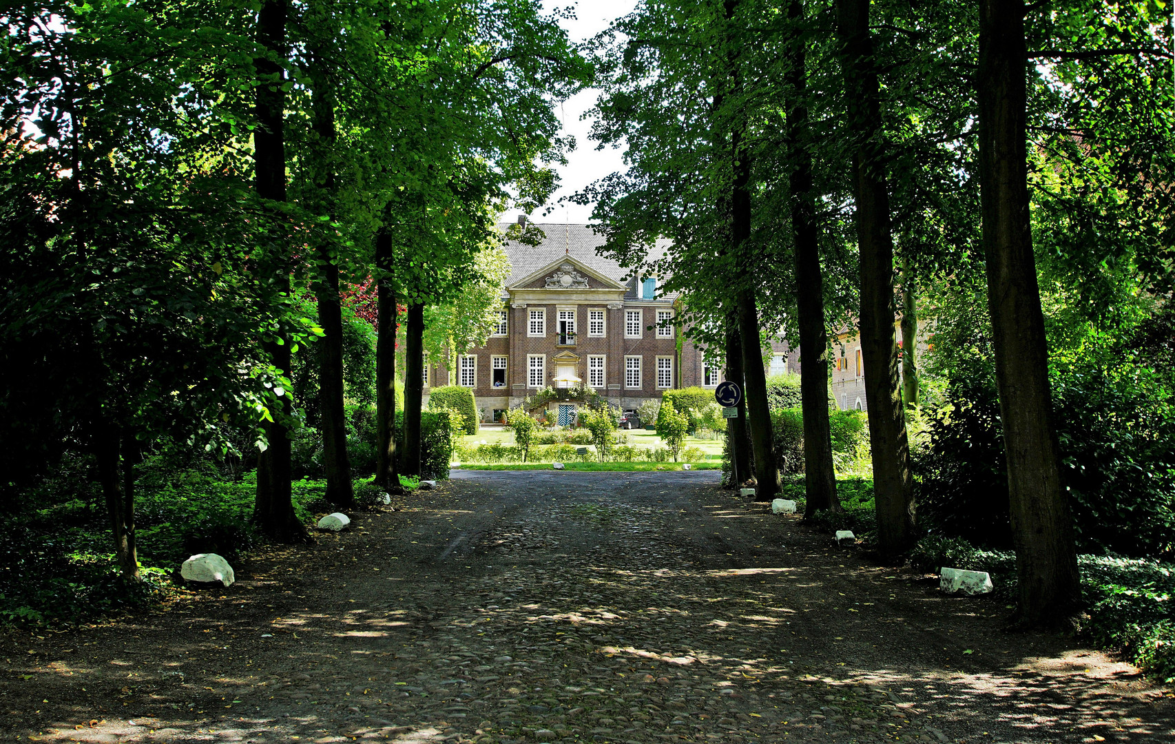 Haus Steinfurt -Zufahrt in den Innenhof.