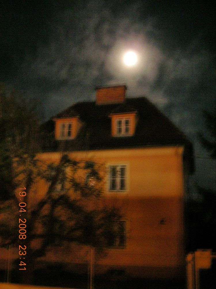 Haus unterm Mond