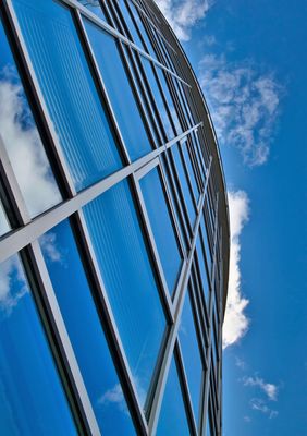 Haus voller Wolken von Jan Stressenreuter