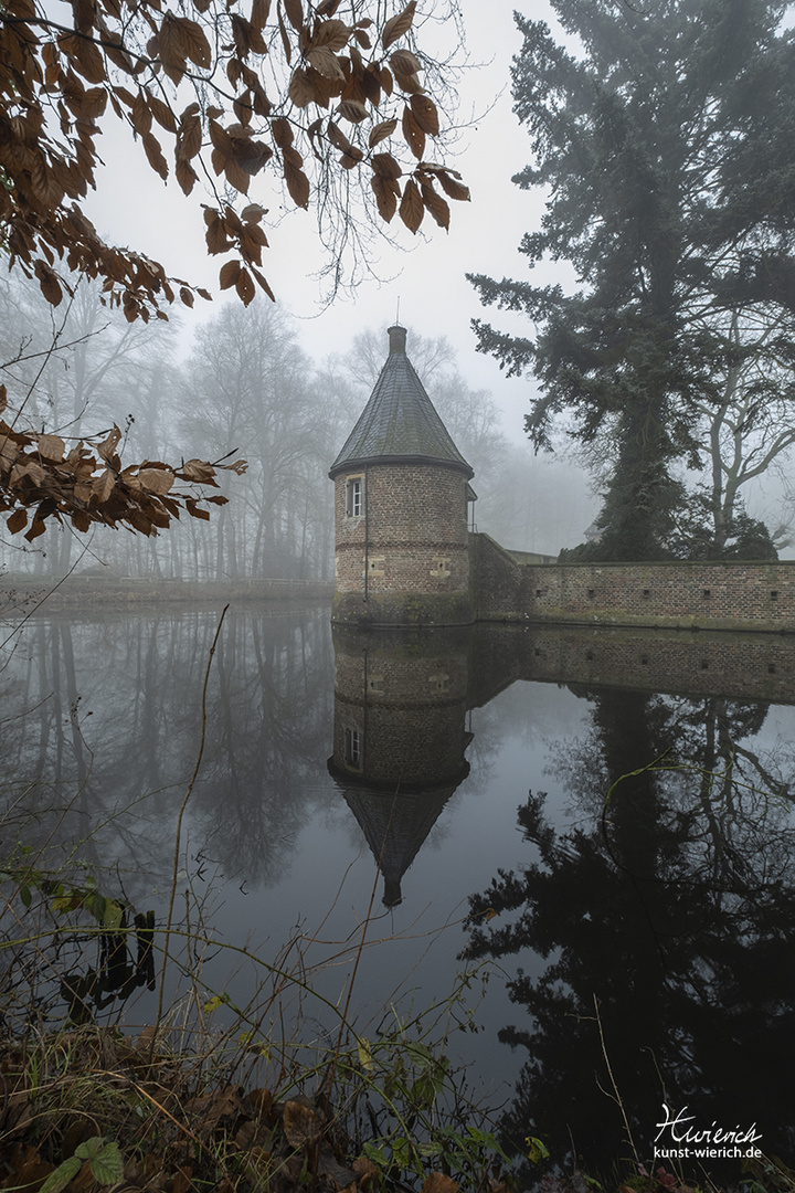 Haus Welbergen im Nebel