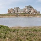 Haus zwischen den Felsen