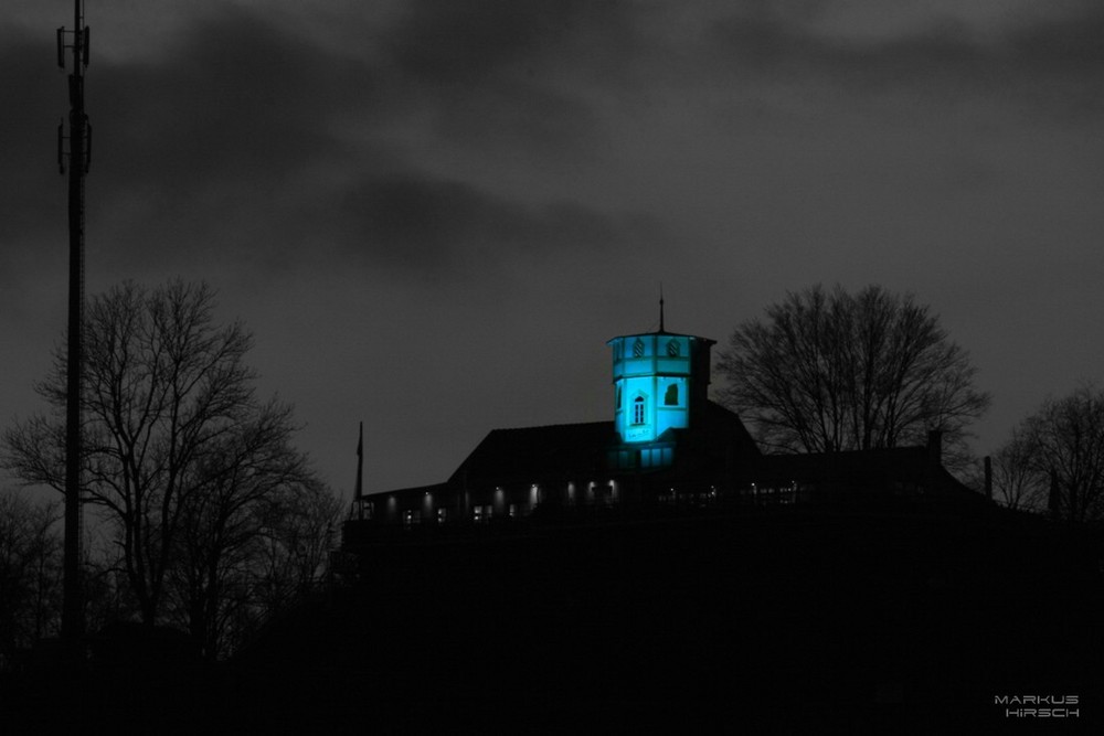 Hausberg bei Nacht