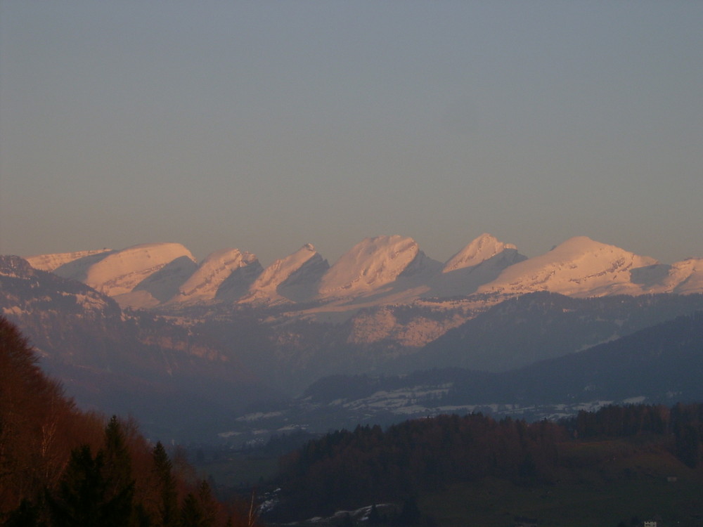 Hausberg in der Abendsonne