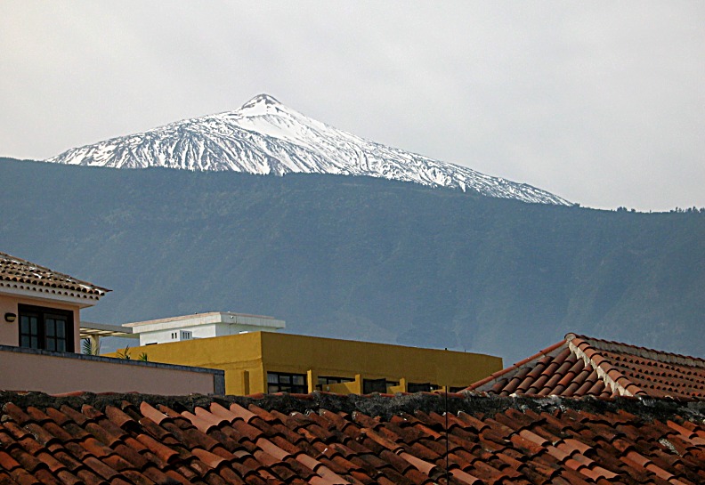 Hausberg mit Schneemütze