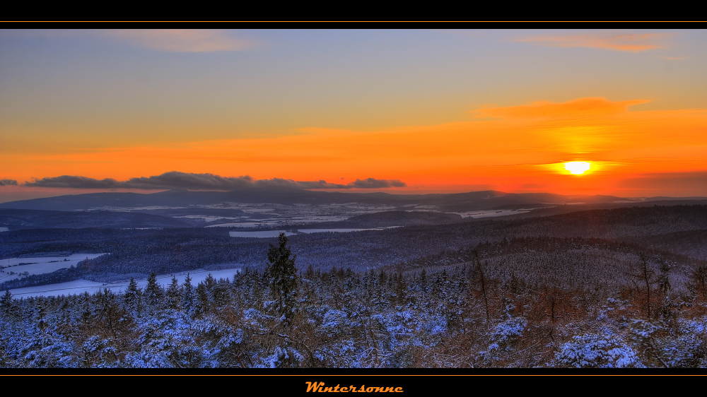 Hausbergturm Sonnenuntergang