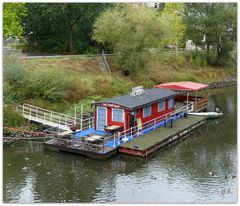 Hausboot-Café „Hiddos Arche“ - auf der Jeetze in Hitzacker