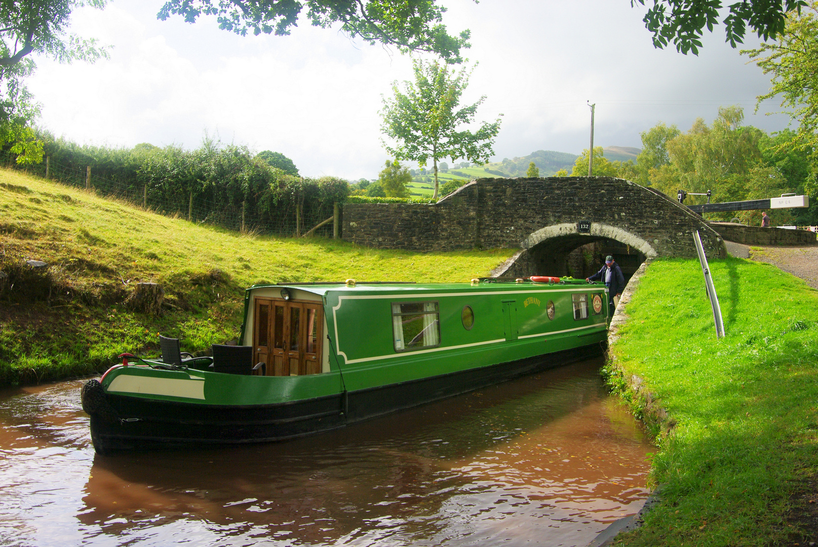 Hausboot / Narrowboat auf dem Brecon Canal (Llangyndir Deli, Brecon Beacons, Wales)