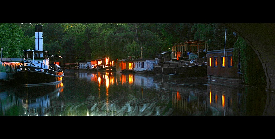 Hausboote auf dem Landwehrkanal