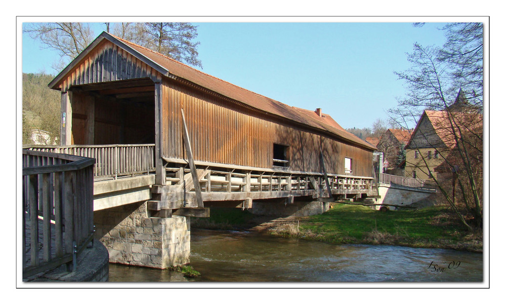 Hausbrücke mit Satteldach in Buchfart - Weimarer Land