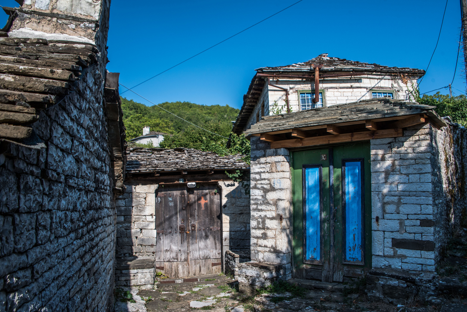 "Haus"eingang in Dilofo einem Dorf in den Bergen von Nordgriechenland