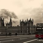 Hauses of Parliament,Big Ben und Bus ganz klassisch