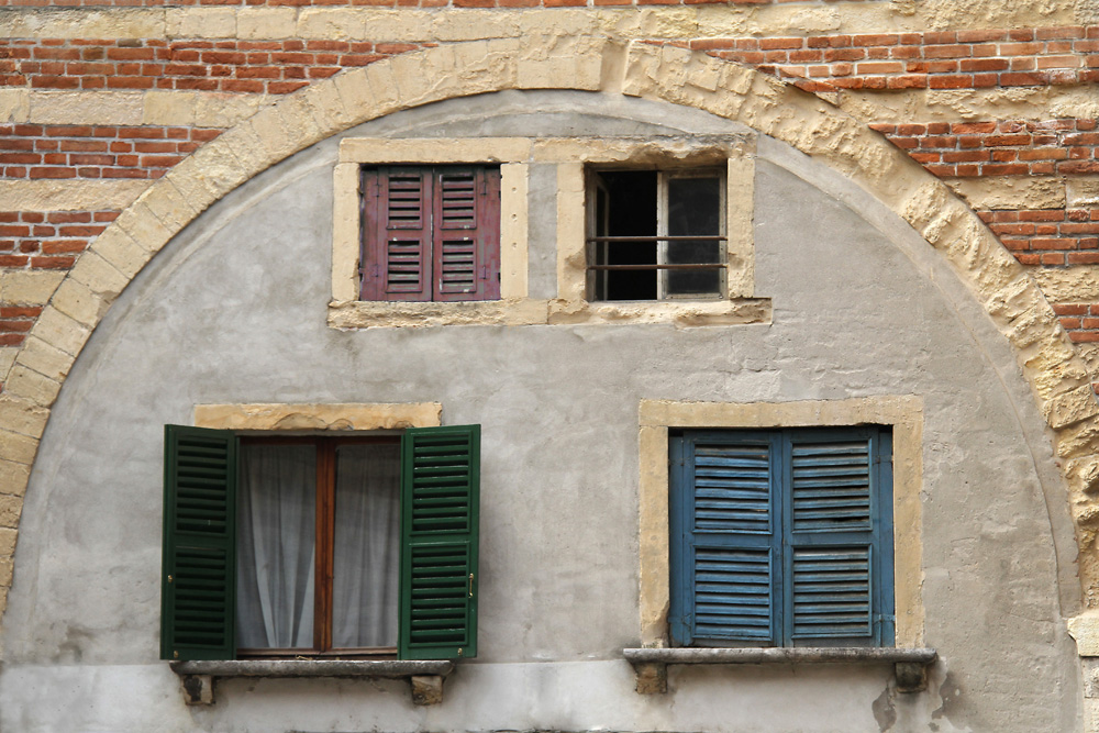 Hausfront in Garda