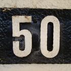 Hausnummer 50
