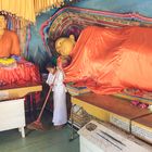 Hausputz in der Buddha-Halle
