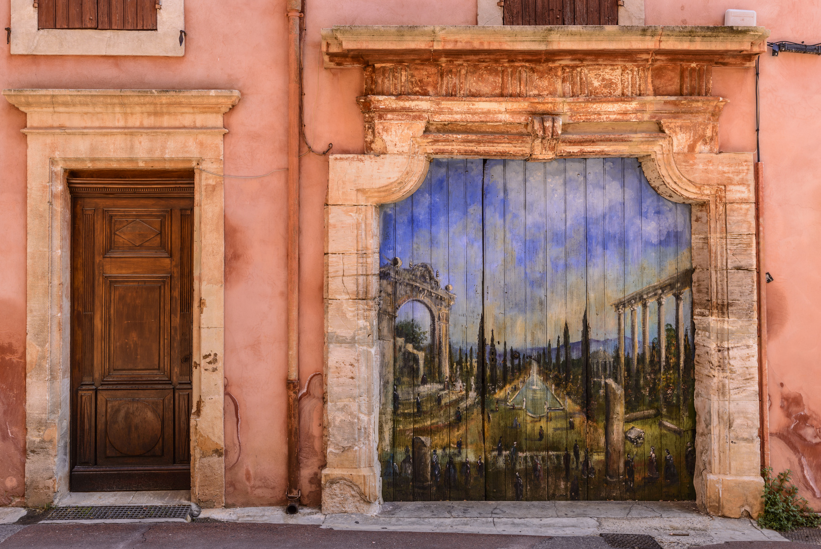 Haustor in Roussillon, Vaucluse, Provence, Frankreich