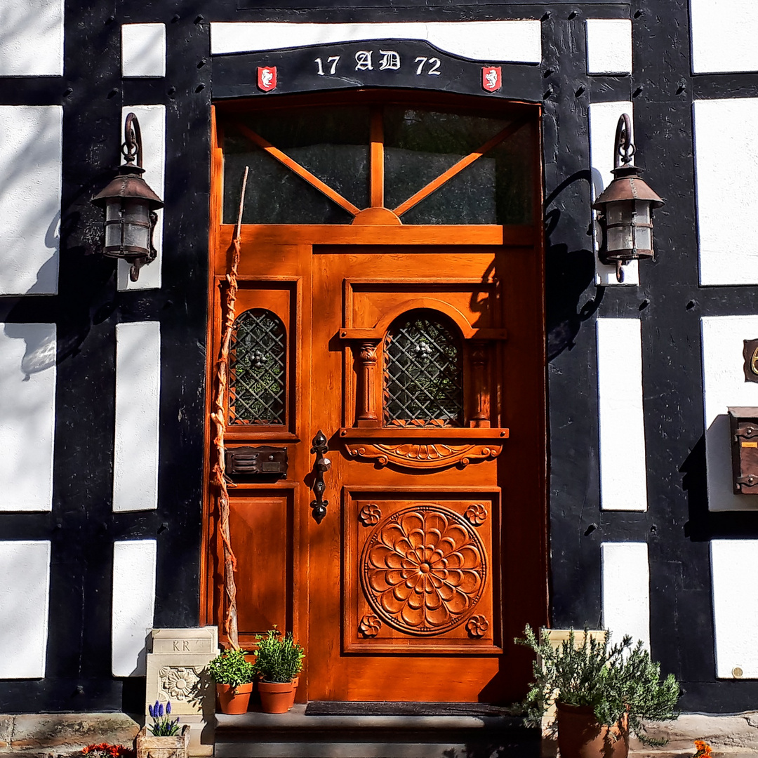 Haustür im alten Dorf Westerholt in Herten